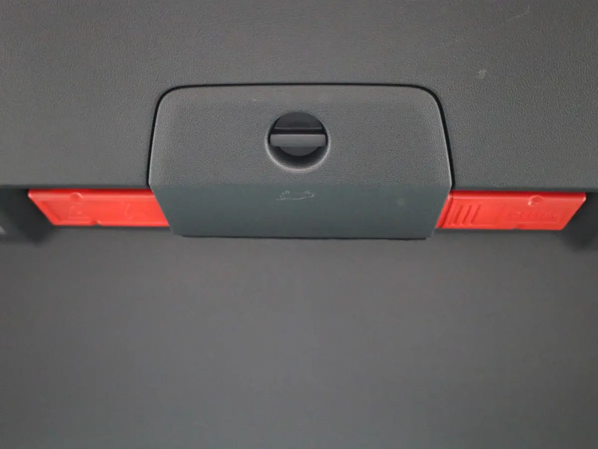 1.4 TSI eHybrid R-Line Business+ 245 PK| Dealeronderhouden | SoH 91,5%  Panoramadak | Trekhaak | Navigatie Pro | Achteruitrijcamera | Achterklep Elektrisch | 20 Inch Velgen