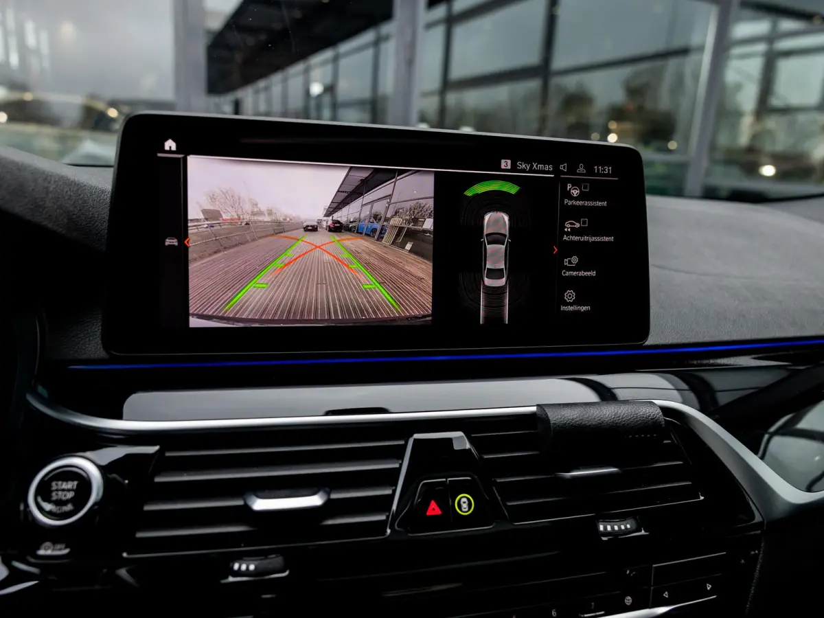 M550i xDrive High Executive | HARMAN KARDON | COMFORT ACCES | BMW LASER LIGHT | 20 INCH | SCHUIF-KANTELDAK | ADAPTIVE CRUISE CONTROL | VOLLEDIG BMW DEALER ONDERHOUDEN | SOPHISTO GRAU |