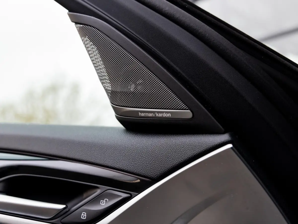 M550i xDrive High Executive | HARMAN KARDON | COMFORT ACCES | BMW LASER LIGHT | 20 INCH | SCHUIF-KANTELDAK | ADAPTIVE CRUISE CONTROL | VOLLEDIG BMW DEALER ONDERHOUDEN | SOPHISTO GRAU |