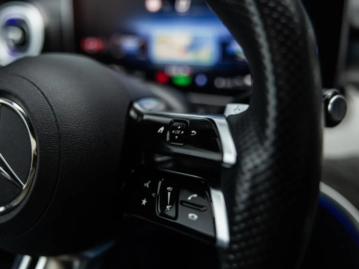 300 e AMG Line | NIGHT PAKKET | PANORAMA-SCHUIF-KANTELDAK | STOELMEMORY | KEYLESS ENTRY | APPLE CARPLAY | SFEERVERLICHTING | ACHTERUITRIJCAMERA | STOELVERWARMING | SOUNDSYSTEM |