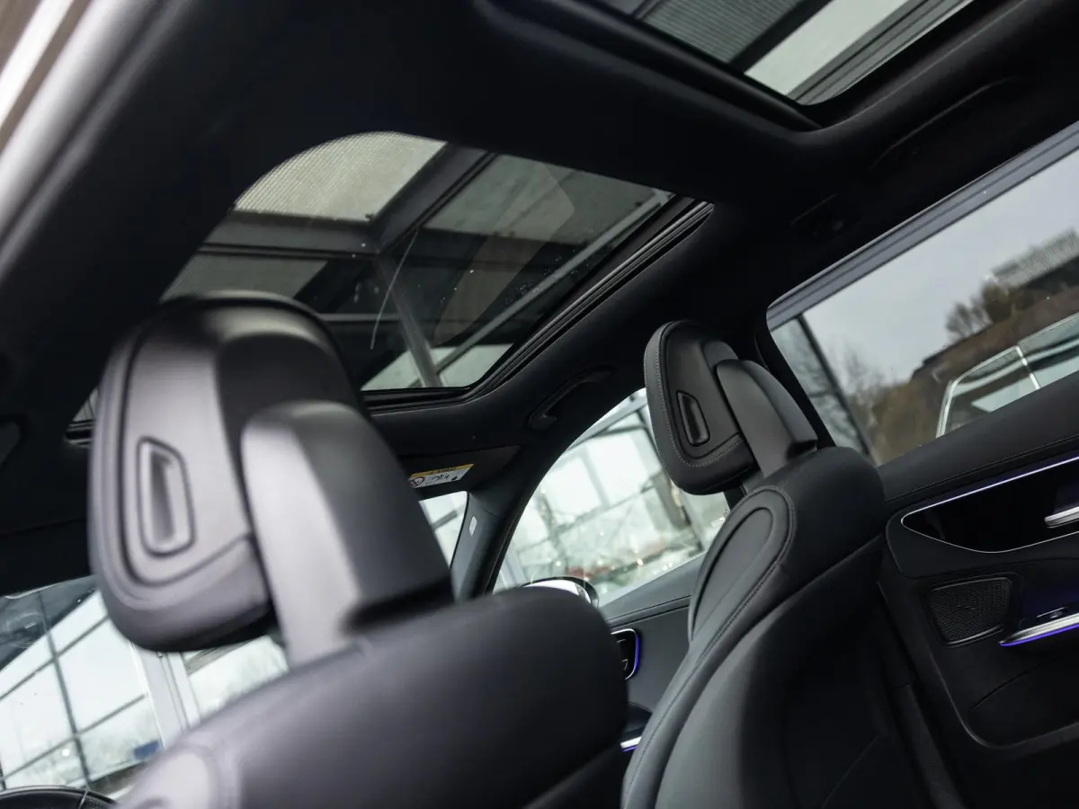 300 e AMG Line | NIGHT PAKKET | PANORAMA-SCHUIF-KANTELDAK | STOELMEMORY | KEYLESS ENTRY | APPLE CARPLAY | SFEERVERLICHTING | ACHTERUITRIJCAMERA | STOELVERWARMING | SOUNDSYSTEM |