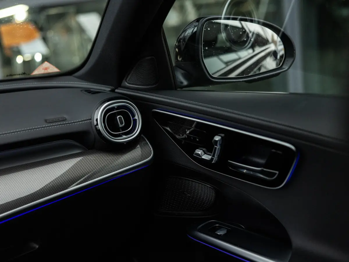 300 e AMG Line | NIGHT PAKKET | PANORAMA-SCHUIF-KANTELDAK | STOELMEMORY | KEYLESS ENTRY | APPLE CARPLAY | SFEERVERLICHTING | ACHTERUITRIJCAMERA | STOELVERWARMING | SOUNDSYSTEM |