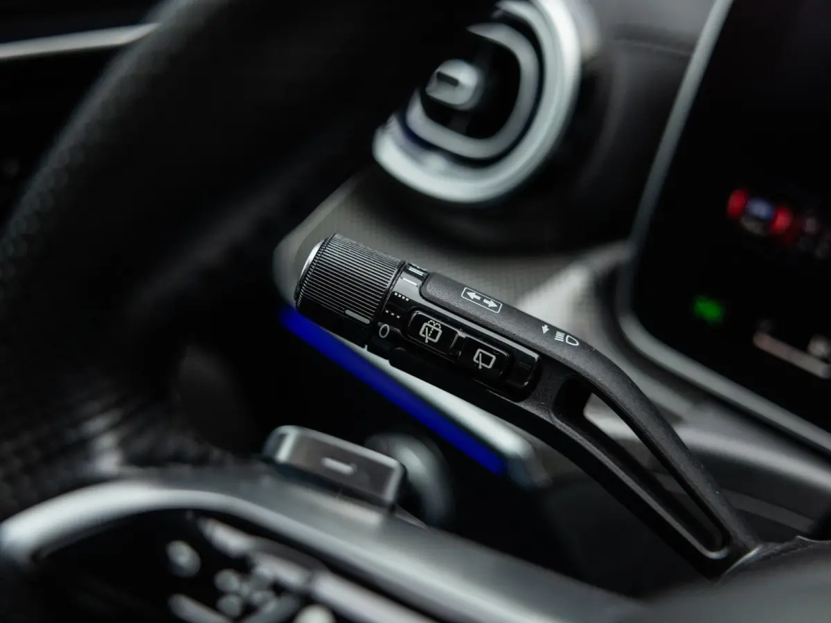 300 e AMG Line | NIGHT PAKKET | PANORAMA-SCHUIF-KANTELDAK | STOELMEMORY | KEYLESS ENTRY | APPLE CARPLAY | SFEERVERLICHTING | ACHTERUITRIJCAMERA | STOELVERWARMING | SOUNDSYSTEM |