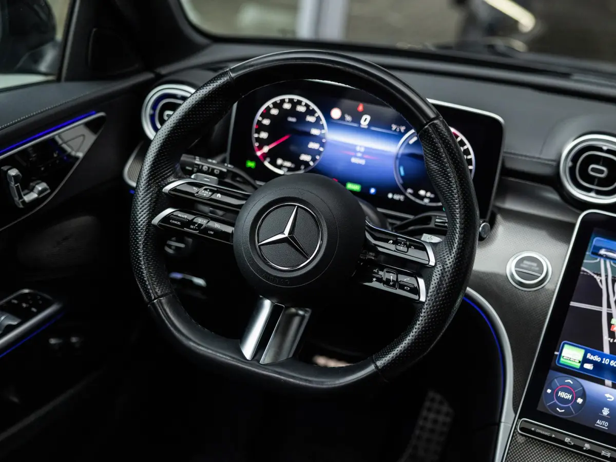 300 e AMG Line | NIGHT PAKKET | PANORAMA-SCHUIF-KANTELDAK | STOELMEMORY | KEYLESS ENTRY | APPLE CARPLAY | SFEERVERLICHTING | ACHTERUITRIJCAMERA | STOELVERWARMING | SOUNDSYSTEM |