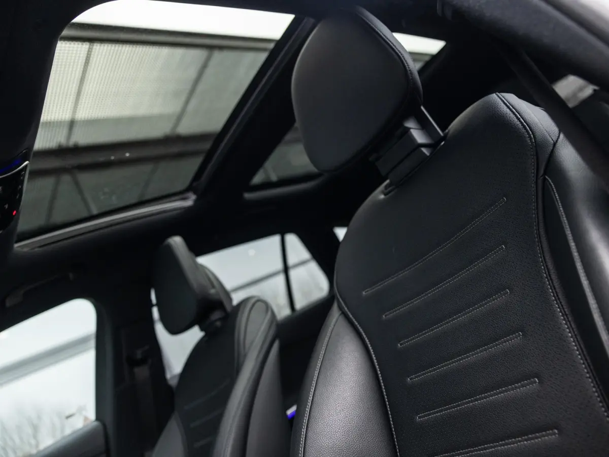 300 e AMG Line | NIGHT PAKKET | PANORAMA-SCHUIF-KANTELDAK | STOELMEMORY | KEYLESS ENTRY | APPLE CARPLAY | SFEERVERLICHTING | ACHTERUITRIJCAMERA | STOELVERWARMING | SOUNDSYSTEM |