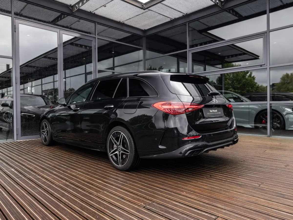 300 e AMG Line | NIGHT PAKKET | PANORAMA-SCHUIF-KANTELDAK | STOELMEMORY | KEYLESS ENTRY | APPLE CARPLAY | SFEERVERLICHTING | ACHTERUITRIJCAMERA | STOELVERWARMING | SOUNDSYSTEM |
