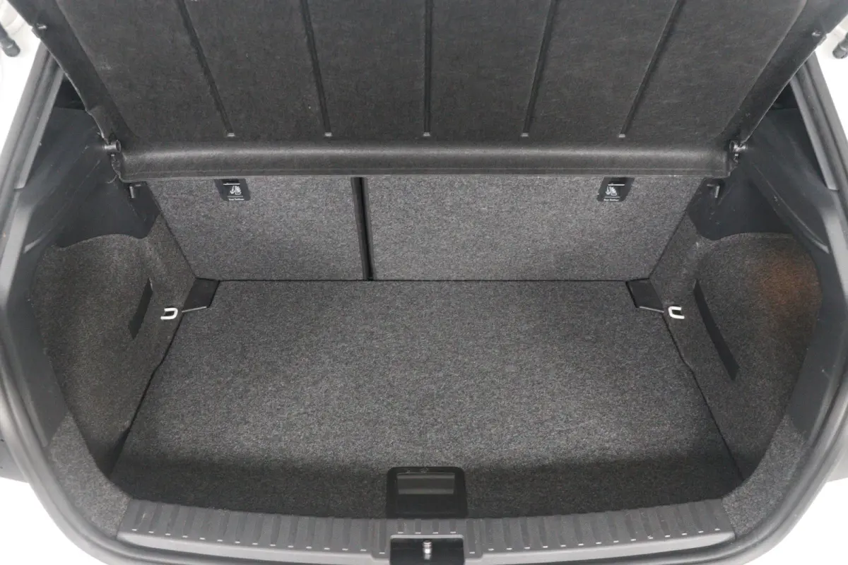1.0 TSI FR | LED | Clima | Apple Carplay/Android Auto | Parkeersensoren V+A | Cruise | Lichtmetalen Velgen