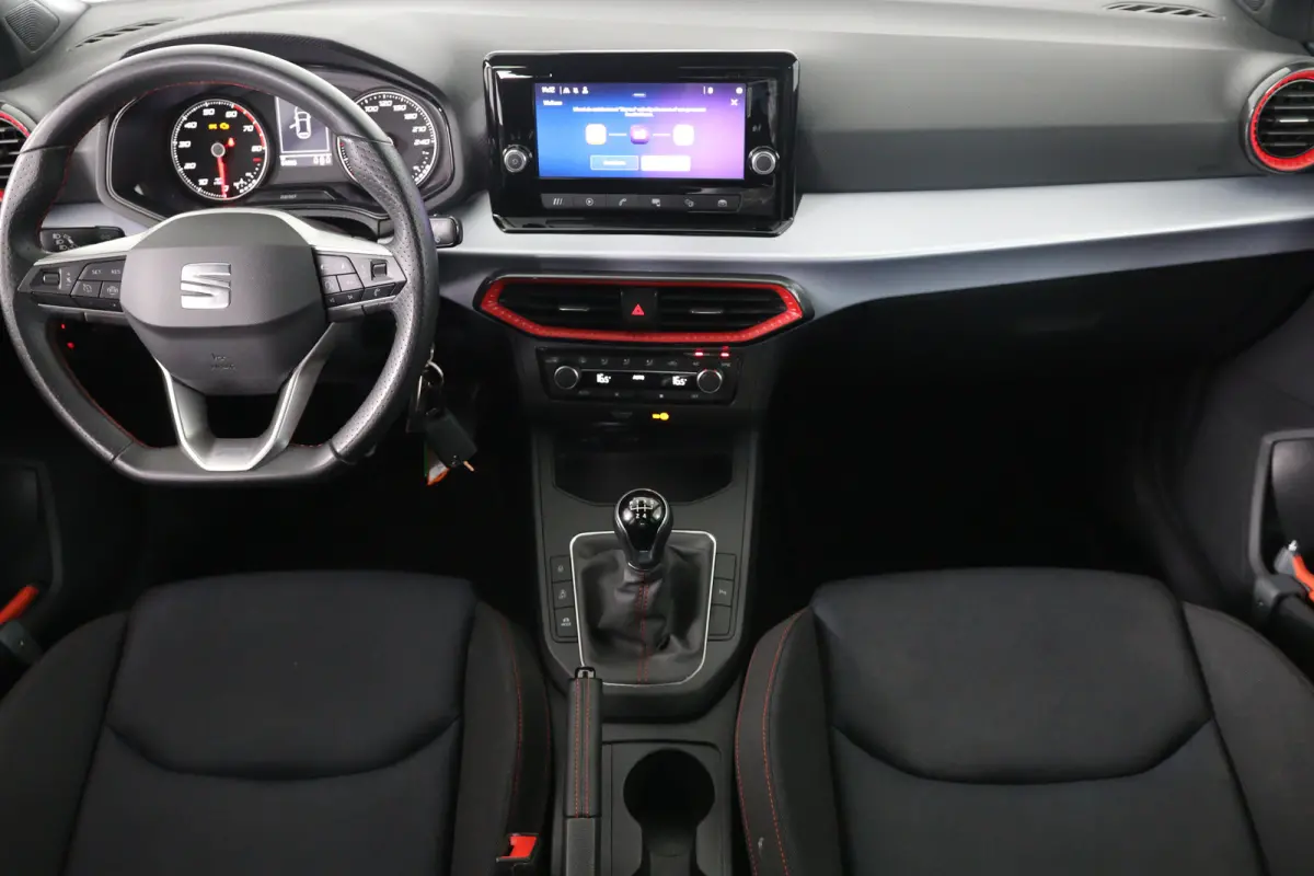 1.0 TSI FR | LED | Clima | Apple Carplay/Android Auto | Parkeersensoren V+A | Cruise | Lichtmetalen Velgen