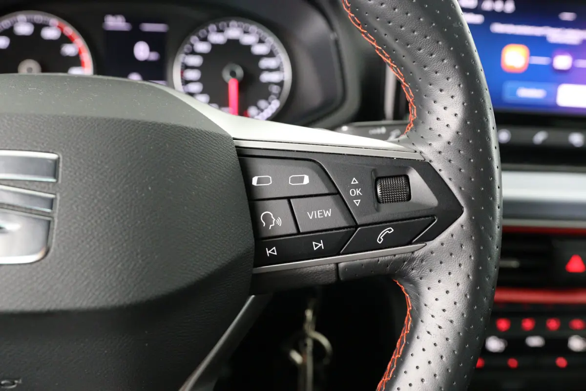 1.0 TSI FR | LED | Clima | Apple Carplay/Android Auto | Parkeersensoren V+A | Cruise | Lichtmetalen Velgen