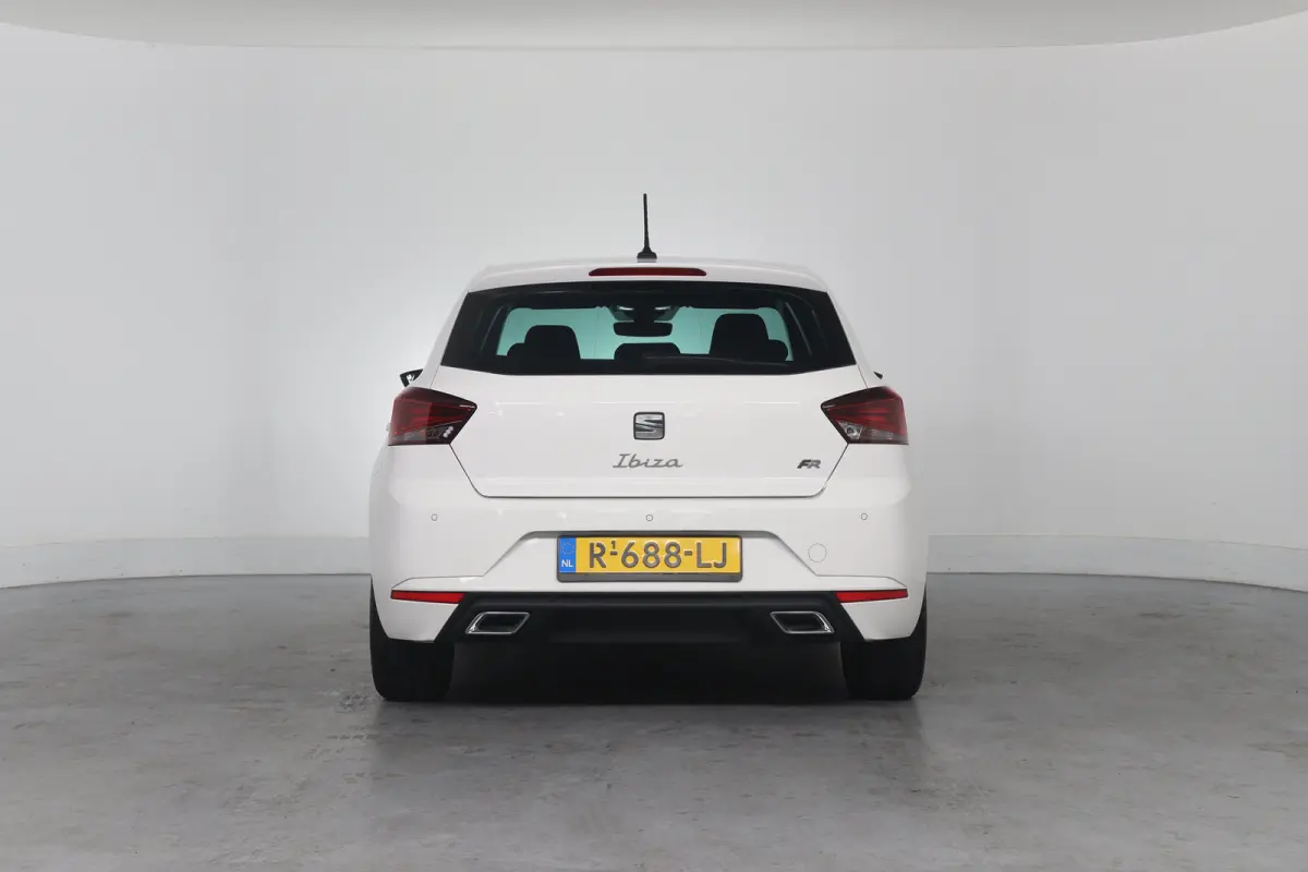1.0 TSI FR | LED | Clima | Apple Carplay/Android Auto | Parkeersensoren V+A | Cruise | Lichtmetalen Velgen