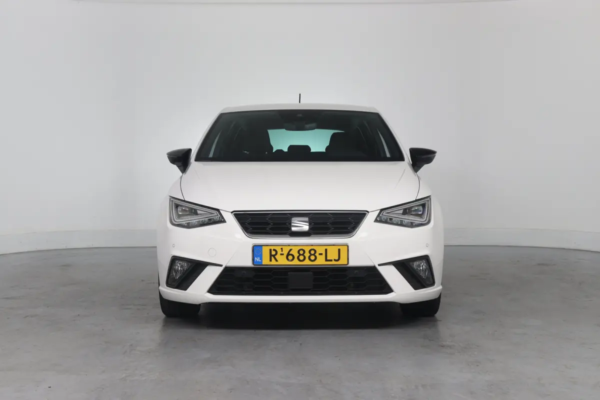 1.0 TSI FR | LED | Clima | Apple Carplay/Android Auto | Parkeersensoren V+A | Cruise | Lichtmetalen Velgen