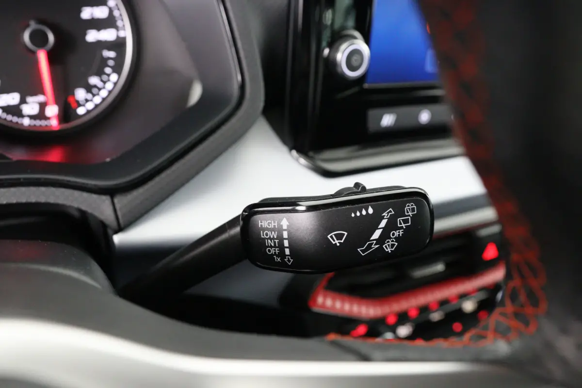 1.0 TSI FR | LED | Clima | Apple Carplay/Android Auto | Parkeersensoren V+A | Cruise | Lichtmetalen Velgen