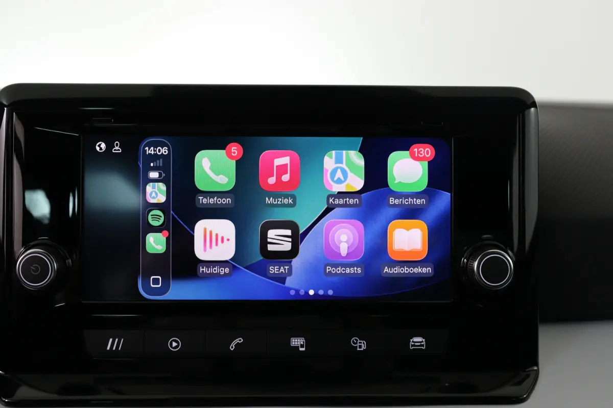 1.0 TSI FR | LED | Clima | Apple Carplay/Android Auto | Parkeersensoren V+A | Cruise | Lichtmetalen Velgen