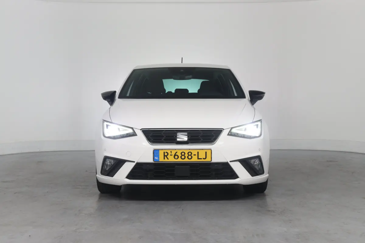 1.0 TSI FR | LED | Clima | Apple Carplay/Android Auto | Parkeersensoren V+A | Cruise | Lichtmetalen Velgen