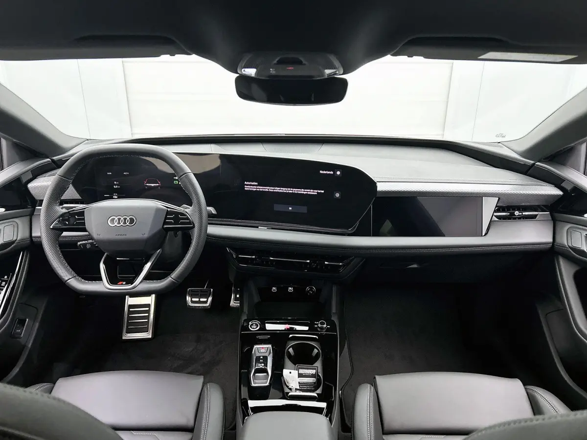 S edition 83 kWh | Trekhaak | Stuurverwarming | Stoelverwarming | Getint Glas |