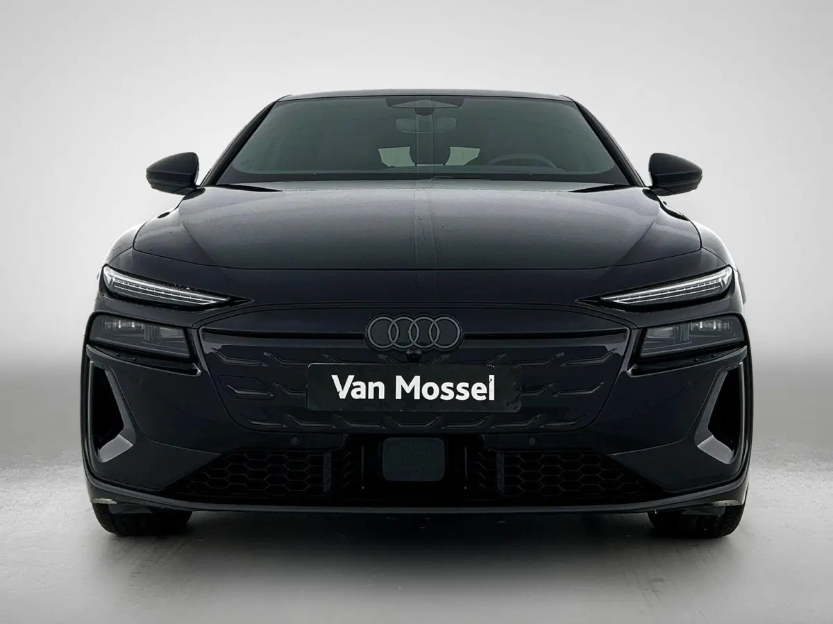 S edition 83 kWh | Trekhaak | Stuurverwarming | Stoelverwarming | Getint Glas |