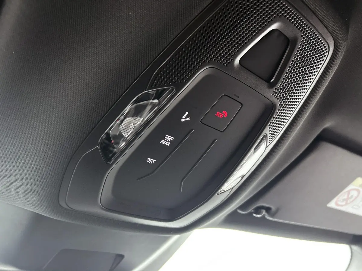 S edition 83 kWh | Trekhaak | Stuurverwarming | Stoelverwarming | Getint Glas |