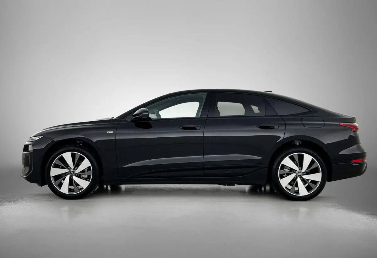 S edition 83 kWh | Trekhaak | Stuurverwarming | Stoelverwarming | Getint Glas |