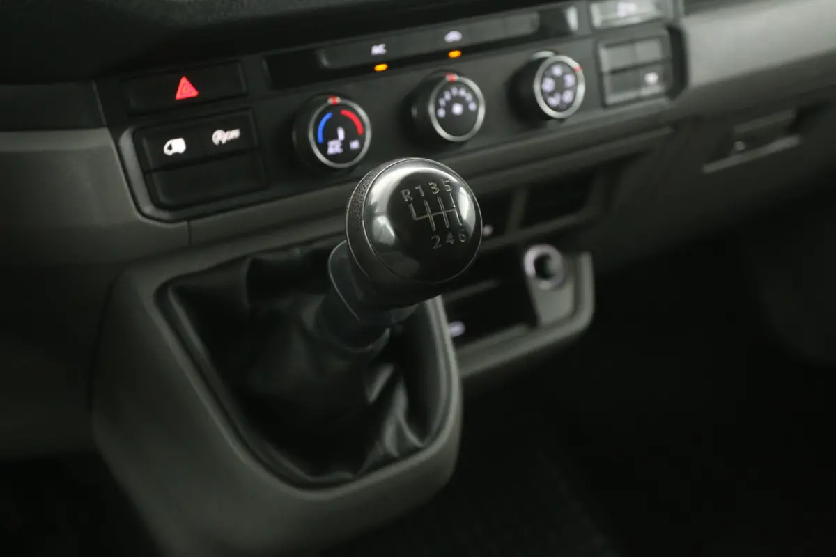 2.0 TDI N1* 177PK L3H2 | Dubbellucht | 3500kg Trekgew. | Airco | Cruise | Camera | Carplay | Navi | Trekhaak