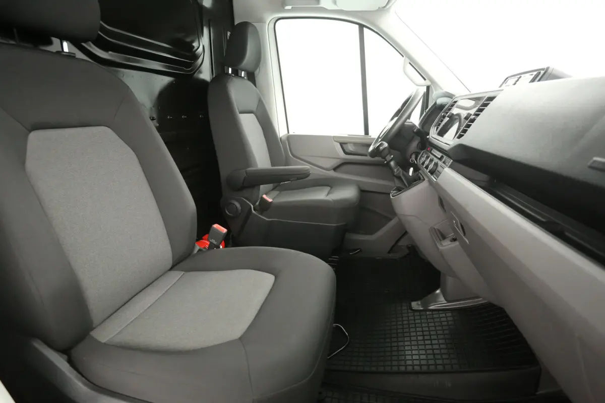 2.0 TDI N1* 177PK L3H2 | Dubbellucht | 3500kg Trekgew. | Airco | Cruise | Camera | Carplay | Navi | Trekhaak