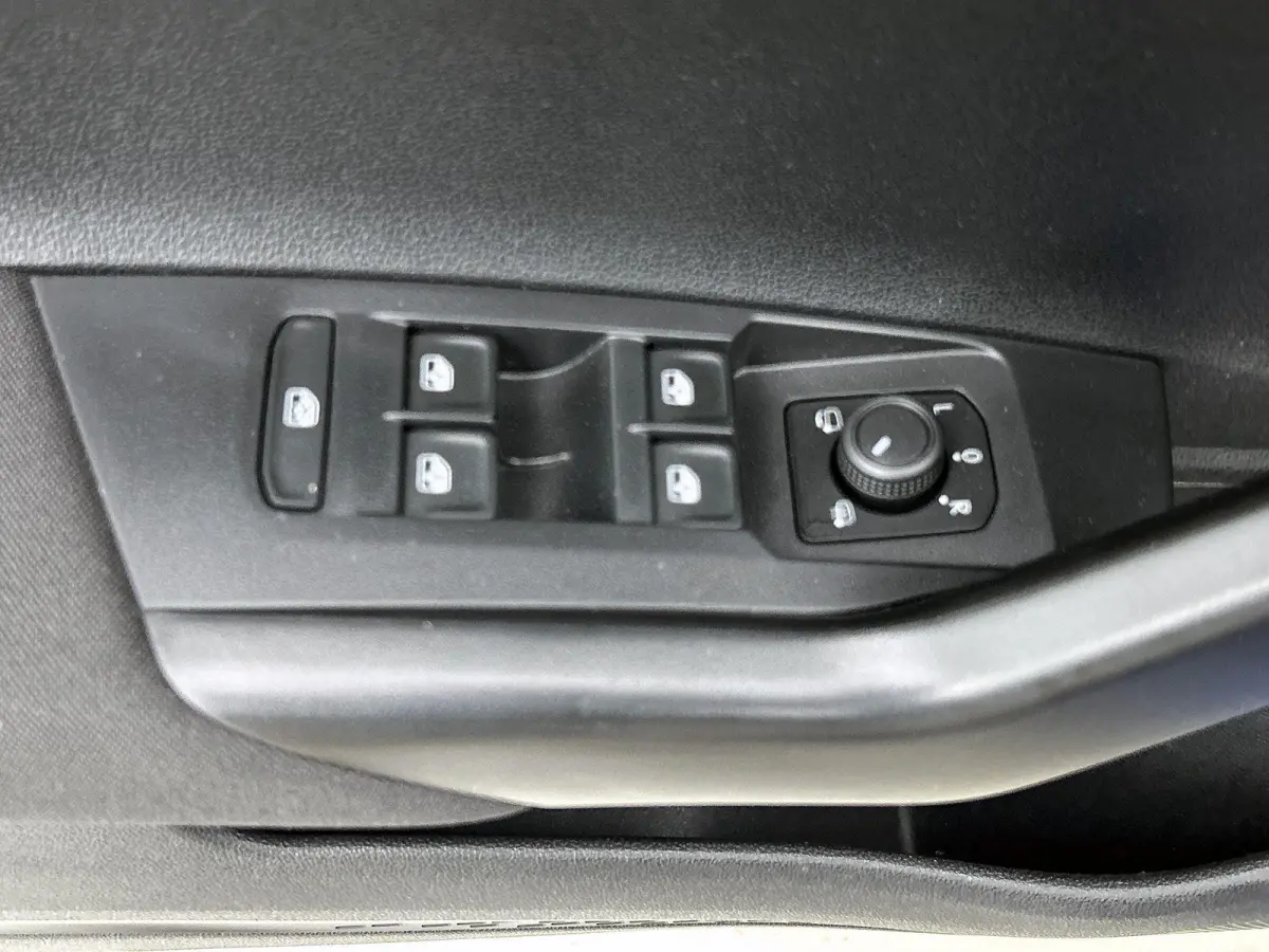 1.0 TSI Life | 95 PK | Navigatie | Apple Carplay / Android Auto | Airco |