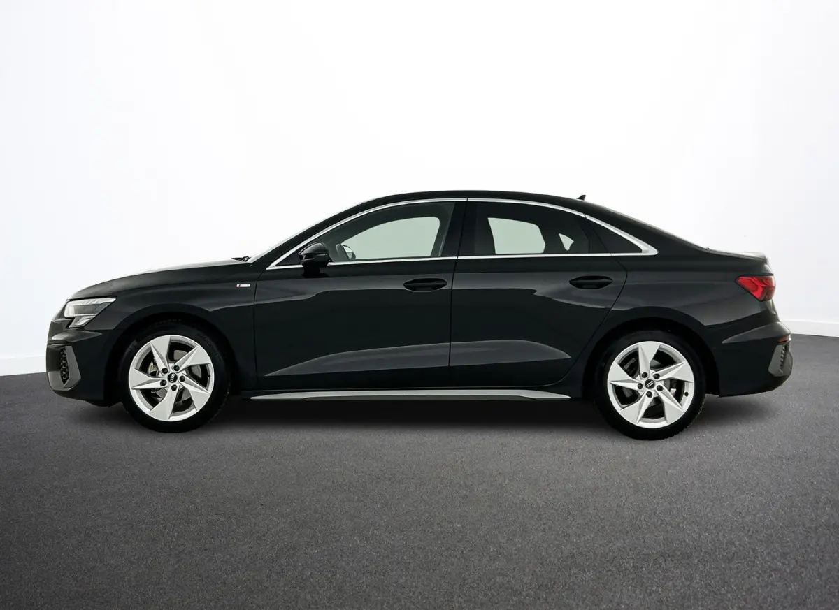 30 TFSI S edition DEMO ! Navigatie Apple Carplay/Android Auto Parkeersensoren Adaptive Cruise Control Virtual Cockpit Climate Control Getinte ramen Lichtmetalen velgen