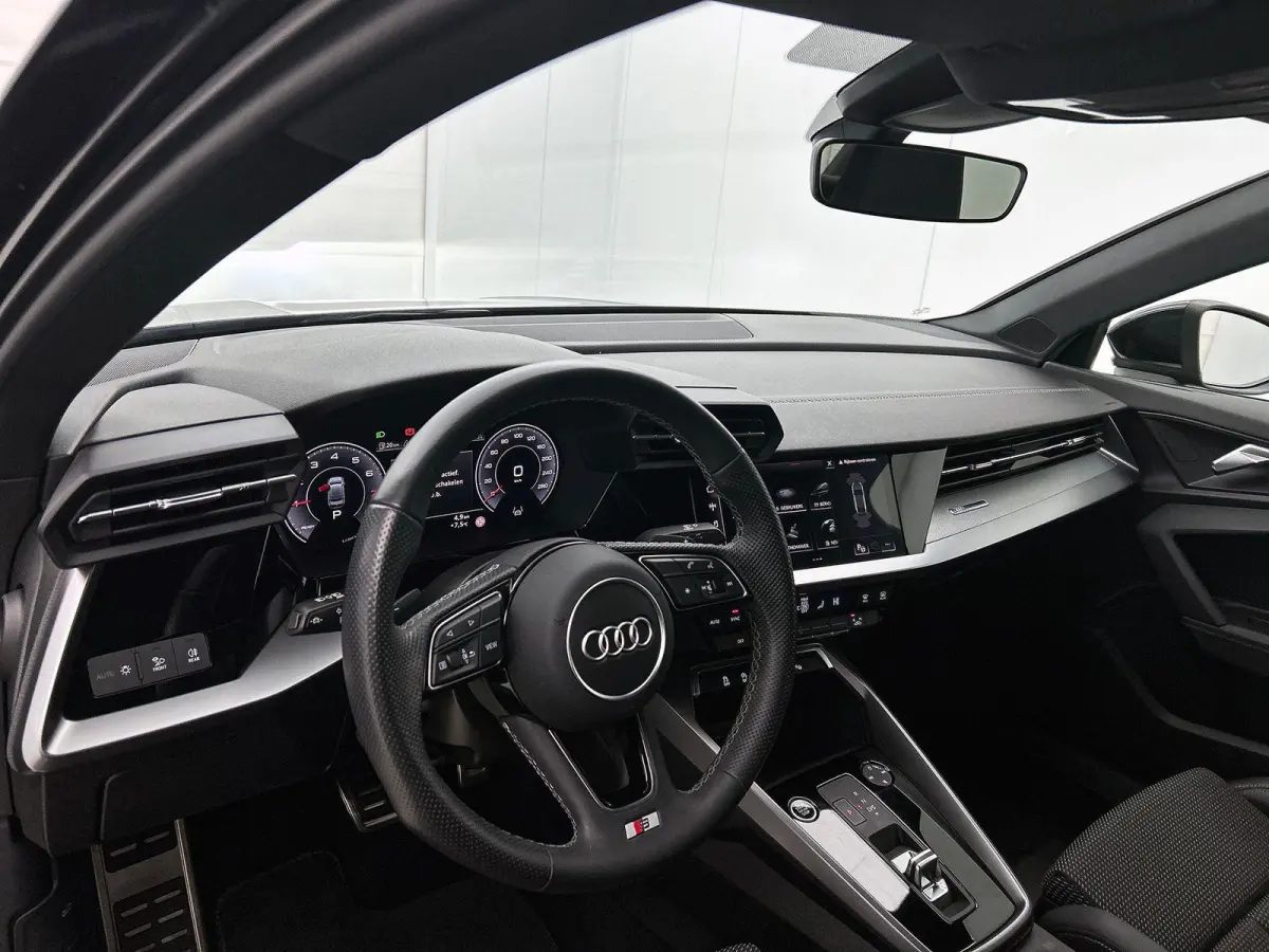 30 TFSI S edition DEMO ! Navigatie Apple Carplay/Android Auto Parkeersensoren Adaptive Cruise Control Virtual Cockpit Climate Control Getinte ramen Lichtmetalen velgen