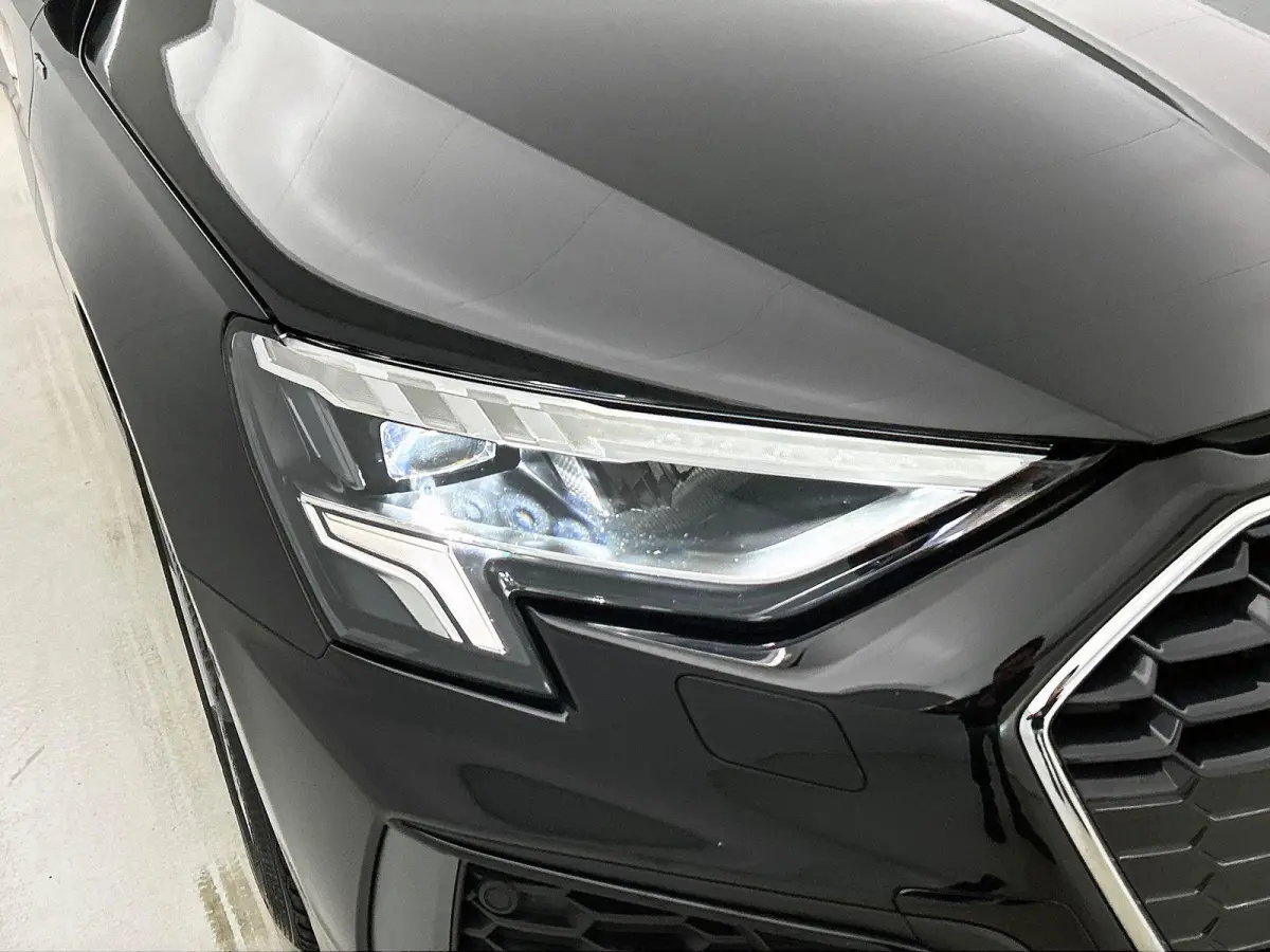 30 TFSI S edition DEMO ! Navigatie Apple Carplay/Android Auto Parkeersensoren Adaptive Cruise Control Virtual Cockpit Climate Control Getinte ramen Lichtmetalen velgen