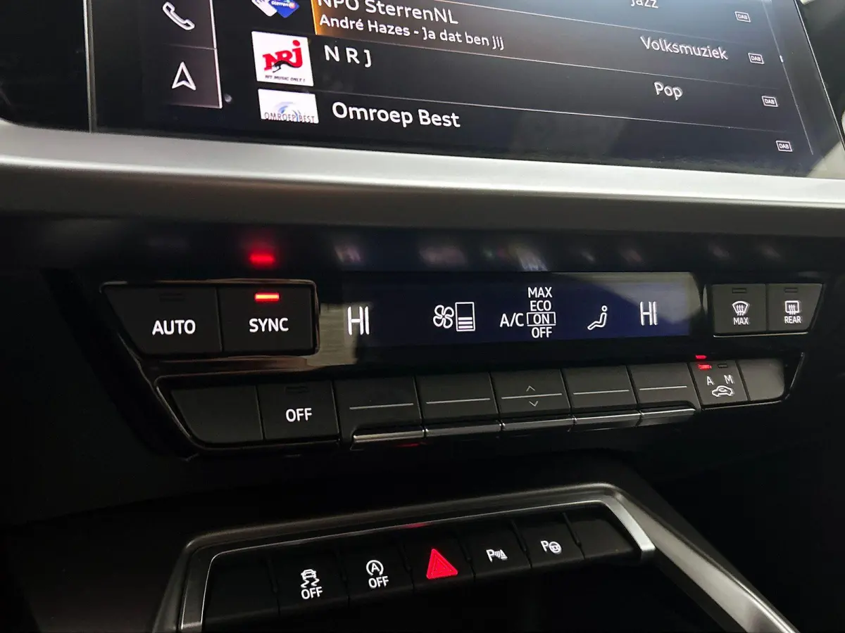 30 TFSI S edition DEMO ! Navigatie Apple Carplay/Android Auto Parkeersensoren Adaptive Cruise Control Virtual Cockpit Climate Control Getinte ramen Lichtmetalen velgen