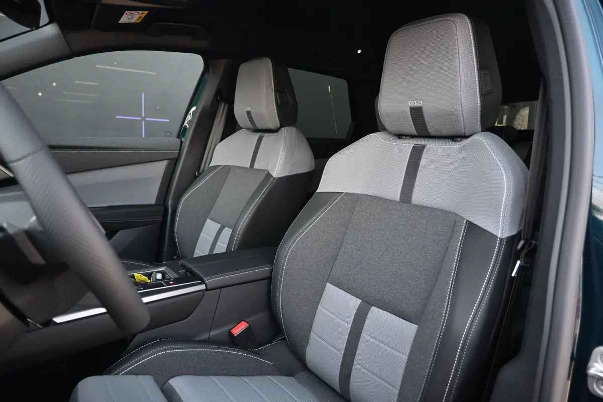 1.6 Turbo Plug-in-Hybrid Ultimate 195pk | Afn. Trekhaak | Schuif-/Kanteldak | HUD | Stoel/Stuurverwarming | Sfeerverlichting | Adaptive Cruise | Dodehoekdetectie