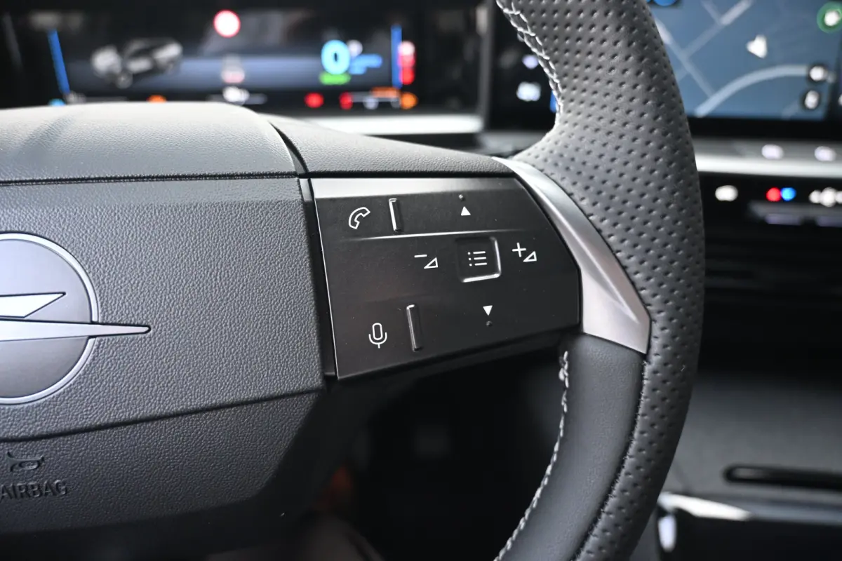 1.6 Turbo Plug-in-Hybrid Ultimate 195pk | Afn. Trekhaak | Schuif-/Kanteldak | HUD | Stoel/Stuurverwarming | Sfeerverlichting | Adaptive Cruise | Dodehoekdetectie