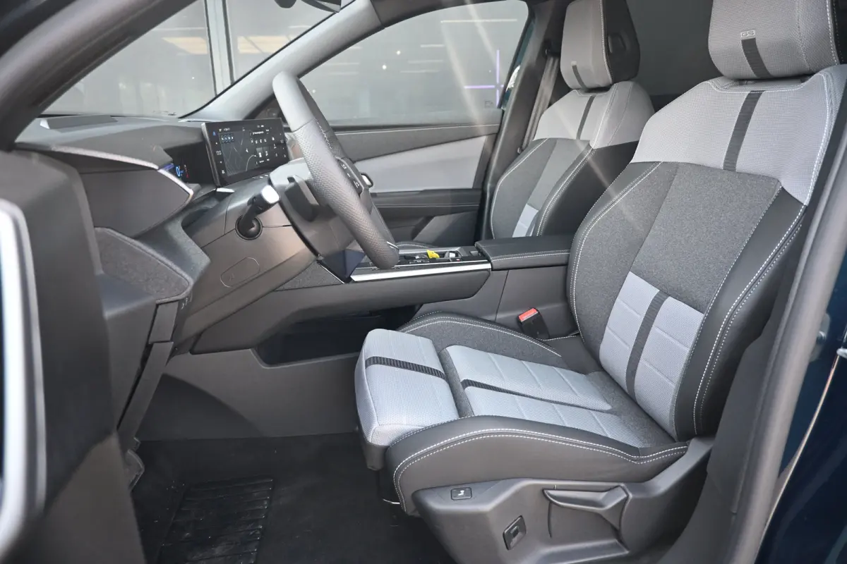 1.6 Turbo Plug-in-Hybrid Ultimate 195pk | Afn. Trekhaak | Schuif-/Kanteldak | HUD | Stoel/Stuurverwarming | Sfeerverlichting | Adaptive Cruise | Dodehoekdetectie