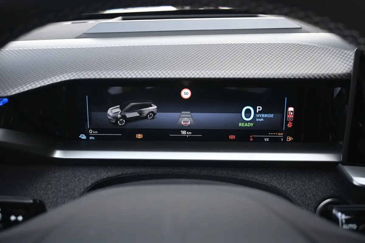 1.6 Turbo Plug-in-Hybrid Ultimate 195pk | Afn. Trekhaak | Schuif-/Kanteldak | HUD | Stoel/Stuurverwarming | Sfeerverlichting | Adaptive Cruise | Dodehoekdetectie