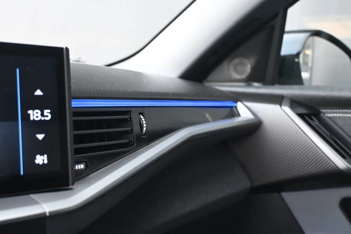 1.6 Turbo Plug-in-Hybrid Ultimate 195pk | Afn. Trekhaak | Schuif-/Kanteldak | HUD | Stoel/Stuurverwarming | Sfeerverlichting | Adaptive Cruise | Dodehoekdetectie