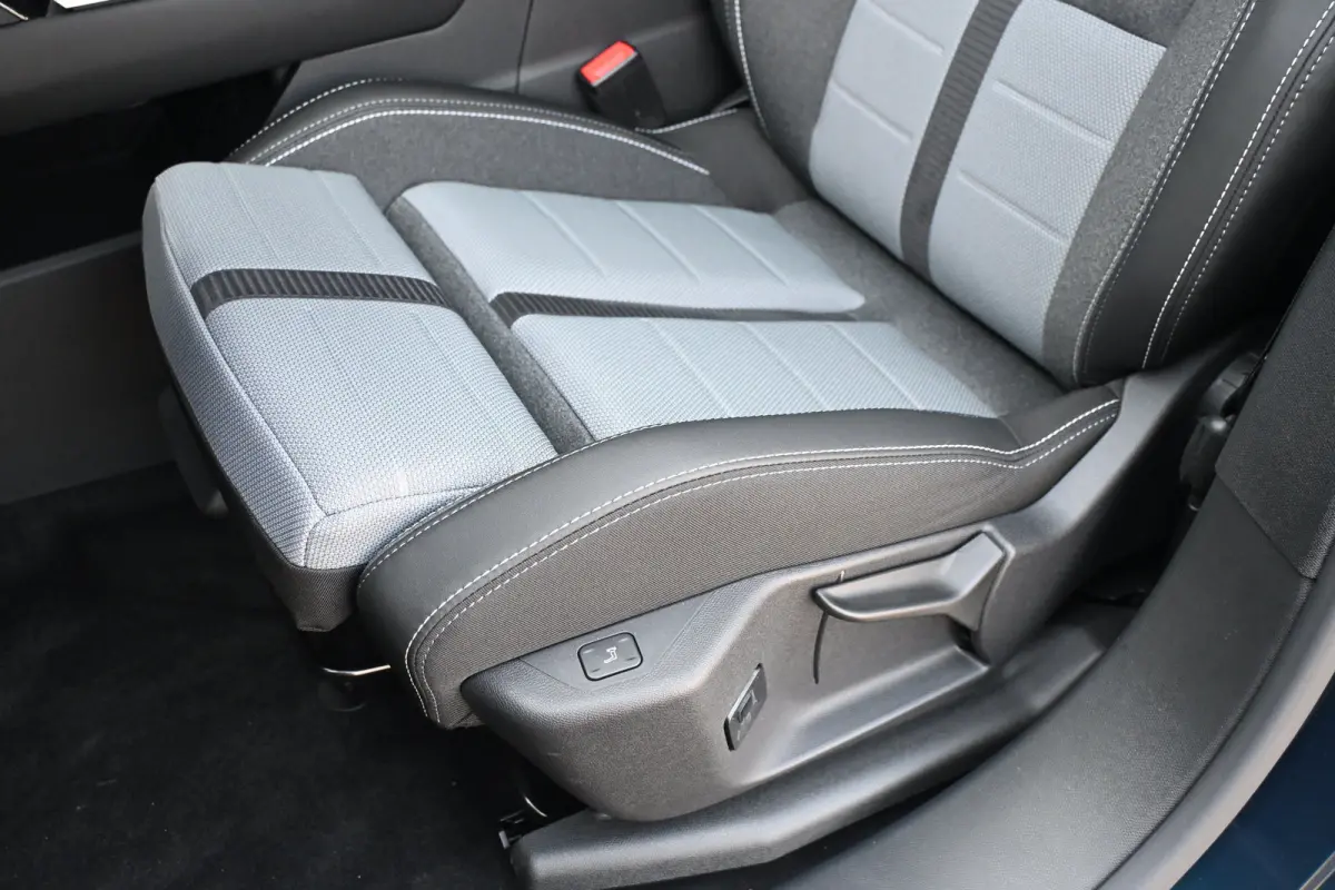 1.6 Turbo Plug-in-Hybrid Ultimate 195pk | Afn. Trekhaak | Schuif-/Kanteldak | HUD | Stoel/Stuurverwarming | Sfeerverlichting | Adaptive Cruise | Dodehoekdetectie
