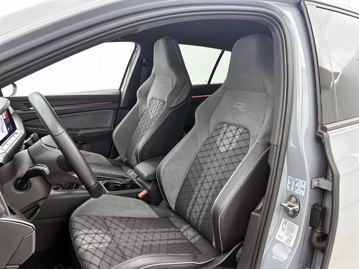 1.5 TSI R-Line Business | 131 PK | Keyless (Start) | Parkeersensoren | Digital Cockpit | Carplay / Android Auto