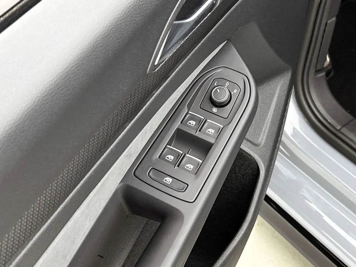 1.5 TSI R-Line Business | 131 PK | Keyless (Start) | Parkeersensoren | Digital Cockpit | Carplay / Android Auto