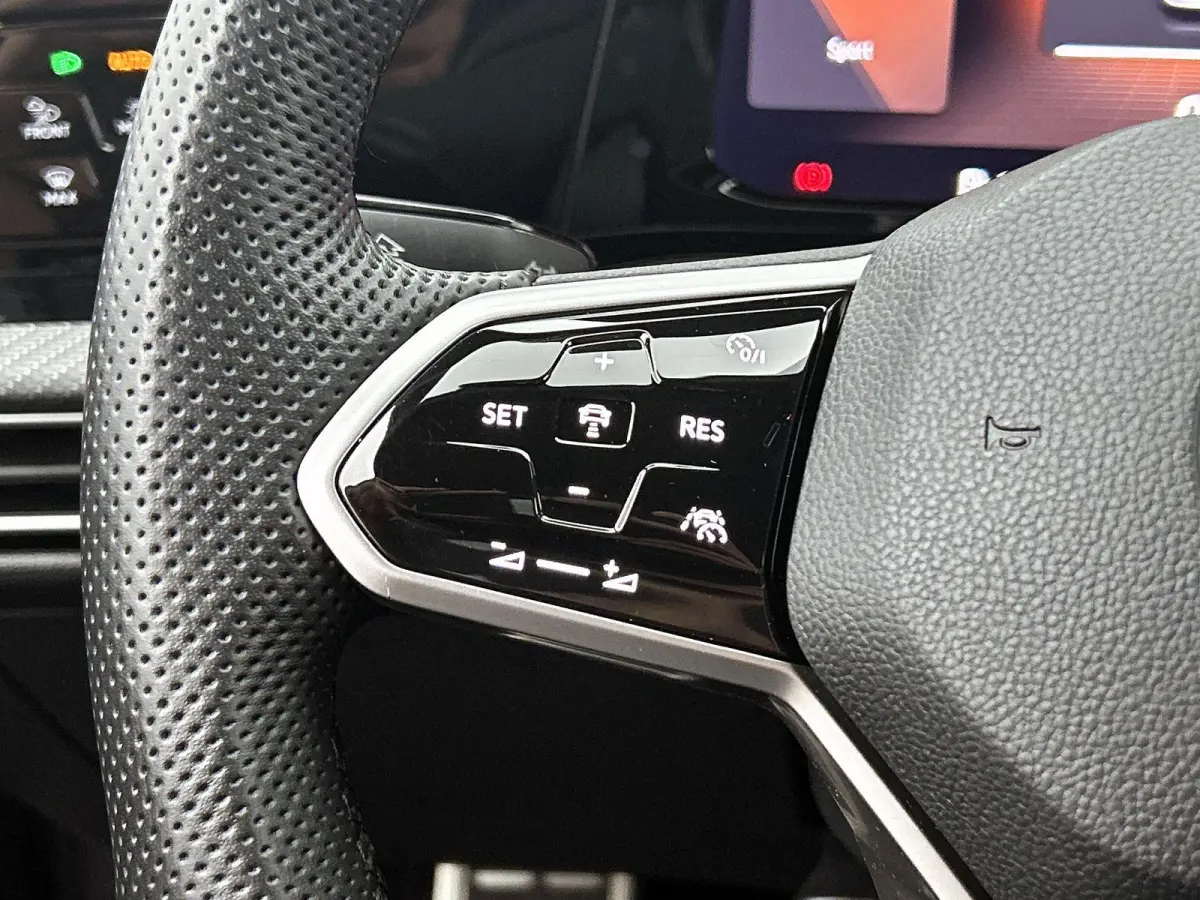 1.5 TSI R-Line Business | 131 PK | Keyless (Start) | Parkeersensoren | Digital Cockpit | Carplay / Android Auto