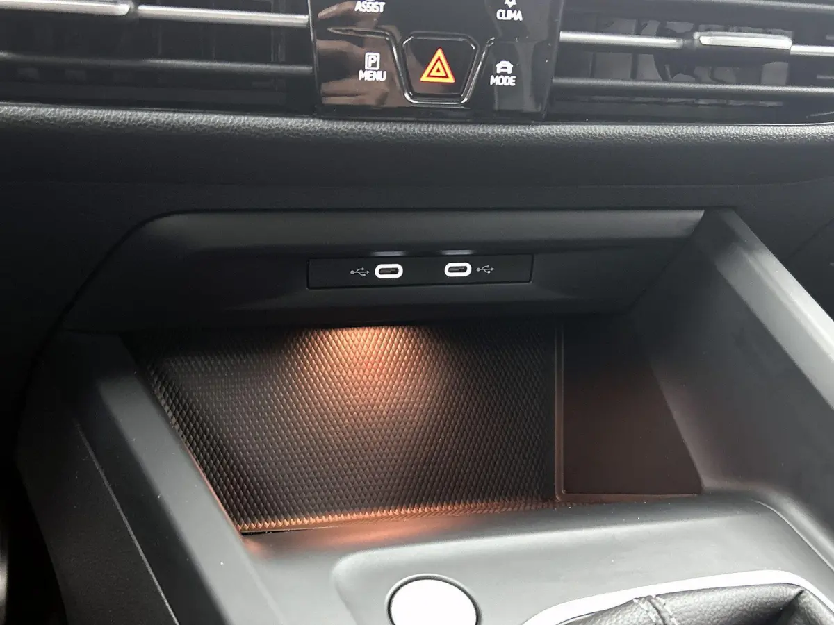 1.5 TSI R-Line Business | 131 PK | Keyless (Start) | Parkeersensoren | Digital Cockpit | Carplay / Android Auto
