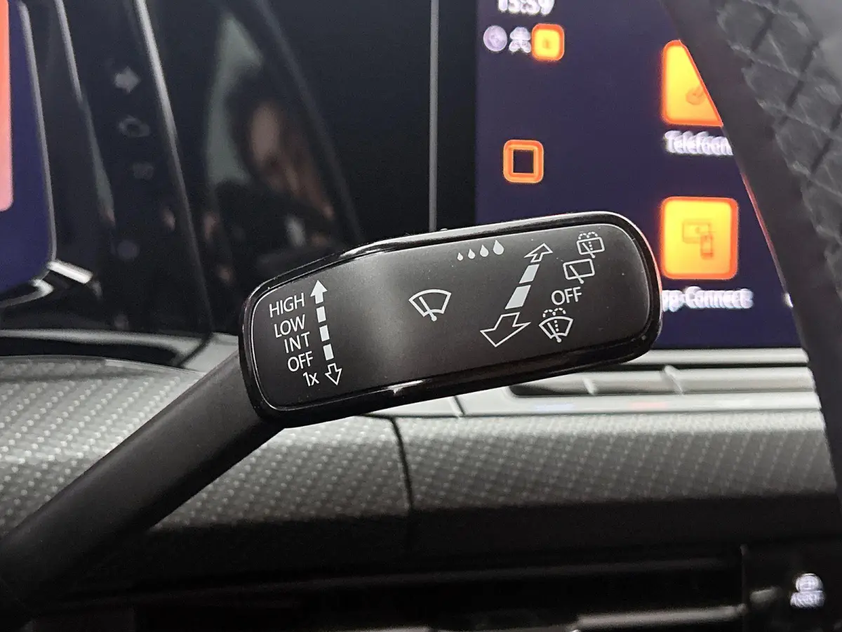 1.5 TSI R-Line Business | 131 PK | Keyless (Start) | Parkeersensoren | Digital Cockpit | Carplay / Android Auto