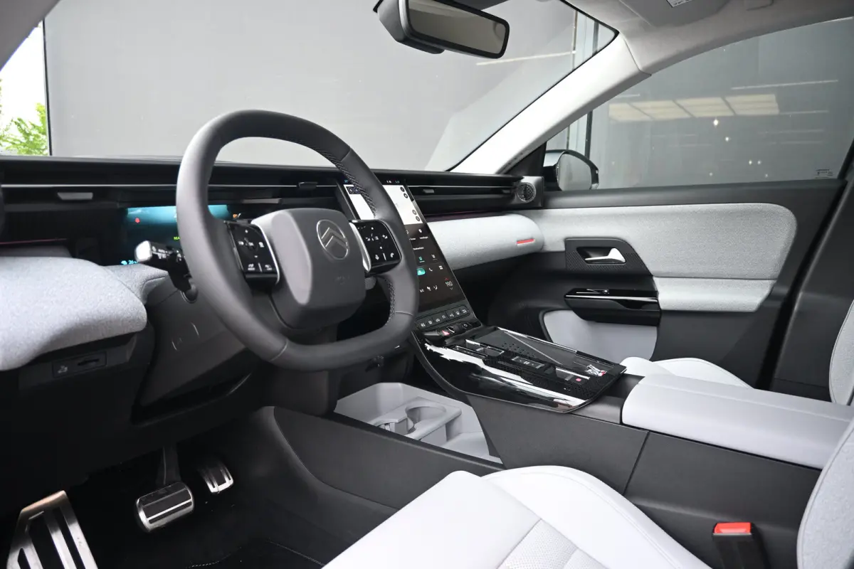 Max Comfort Range 73 kWh | Comfortstoelen | Stoel/Stuurverwarming | Achteruitrijcamera | Dodehoekdetectie | Adaptive Cruise | !!