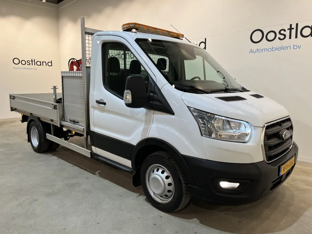 350 2.0 TDCI L2 Trend RWD Open Laadbak / Maxilift kraan / Euro 6 / Trekhaak 3.000 KG / Dubbel Lucht / Airco / Cruise Control / 3-Zits / 67.000 KM !!