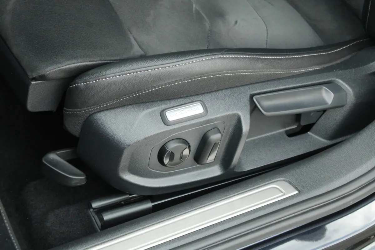 1.4 TSI eHybrid 218pk DSG R-Line Business+ | SoH 91% | Standkachel | Trekhaak | Camera | Navigatie | Apple CarPlay
