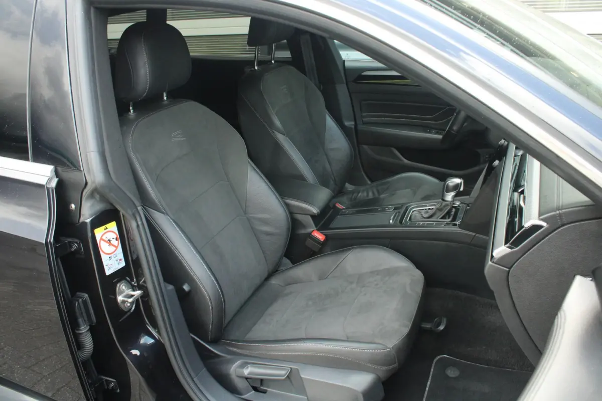 1.4 TSI eHybrid 218pk DSG R-Line Business+ | SoH 91% | Standkachel | Trekhaak | Camera | Navigatie | Apple CarPlay