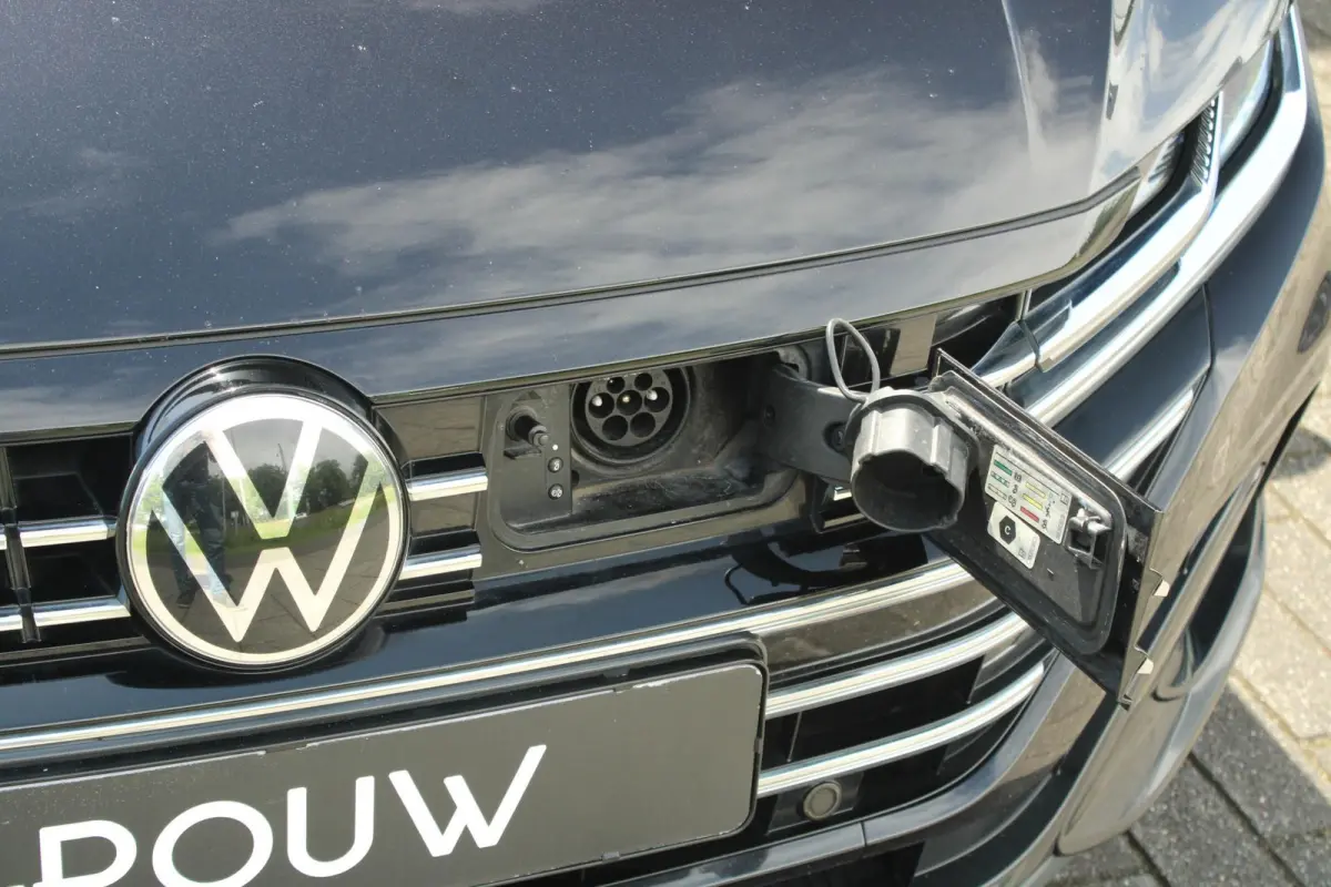 1.4 TSI eHybrid 218pk DSG R-Line Business+ | SoH 91% | Standkachel | Trekhaak | Camera | Navigatie | Apple CarPlay