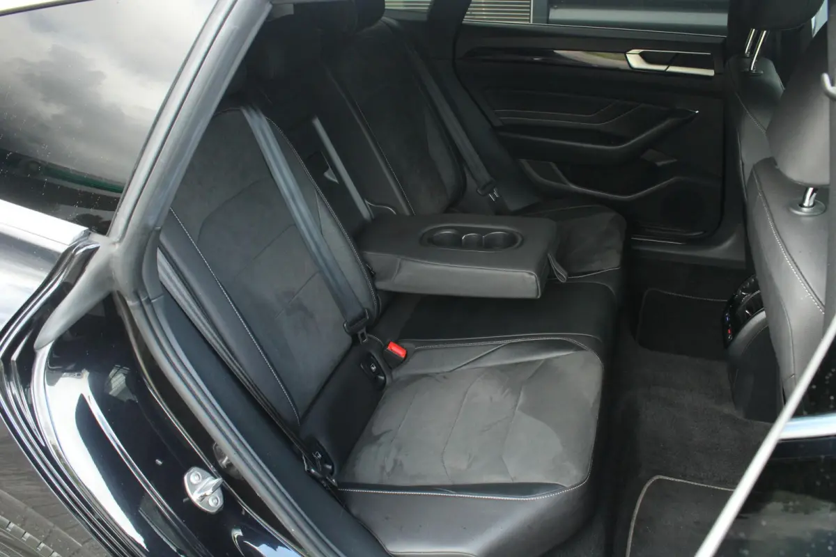 1.4 TSI eHybrid 218pk DSG R-Line Business+ | SoH 91% | Standkachel | Trekhaak | Camera | Navigatie | Apple CarPlay