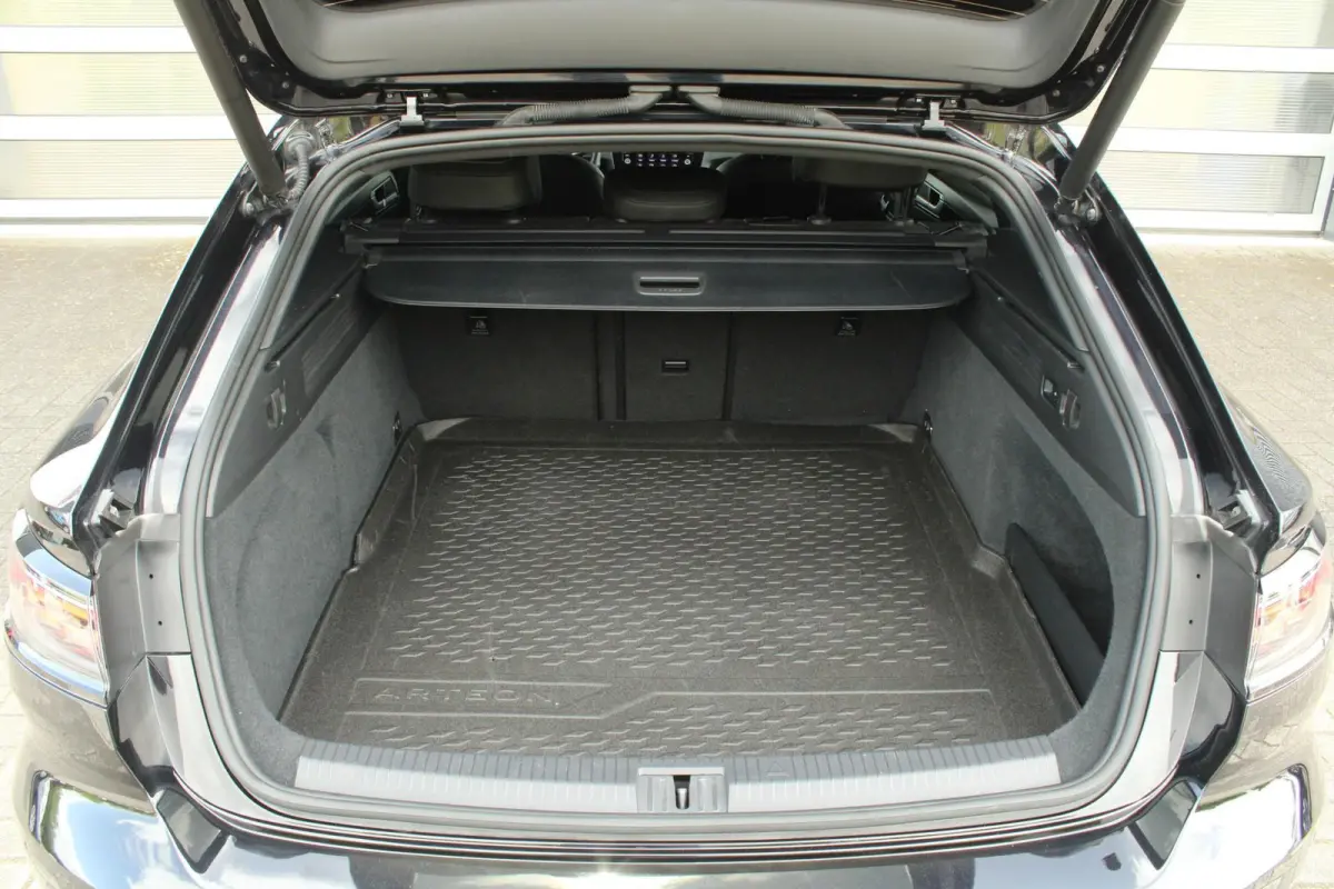 1.4 TSI eHybrid 218pk DSG R-Line Business+ | SoH 91% | Standkachel | Trekhaak | Camera | Navigatie | Apple CarPlay