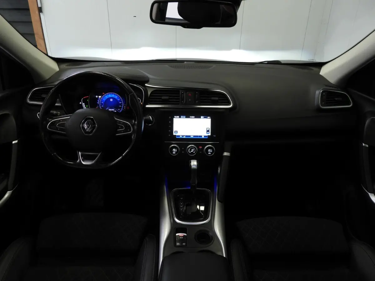 1.3 TCe Aut. Intens NAVI/CAMERA/PANODAK/LED/19"LMV!