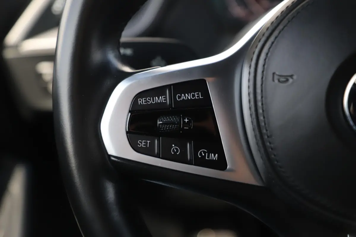 118i Business Edition M Sport Automaat Black Optic Virtual Cockpit Sfeerverlichting Navigatie Carplay Android Sportstoelen Clima Cruise PDC