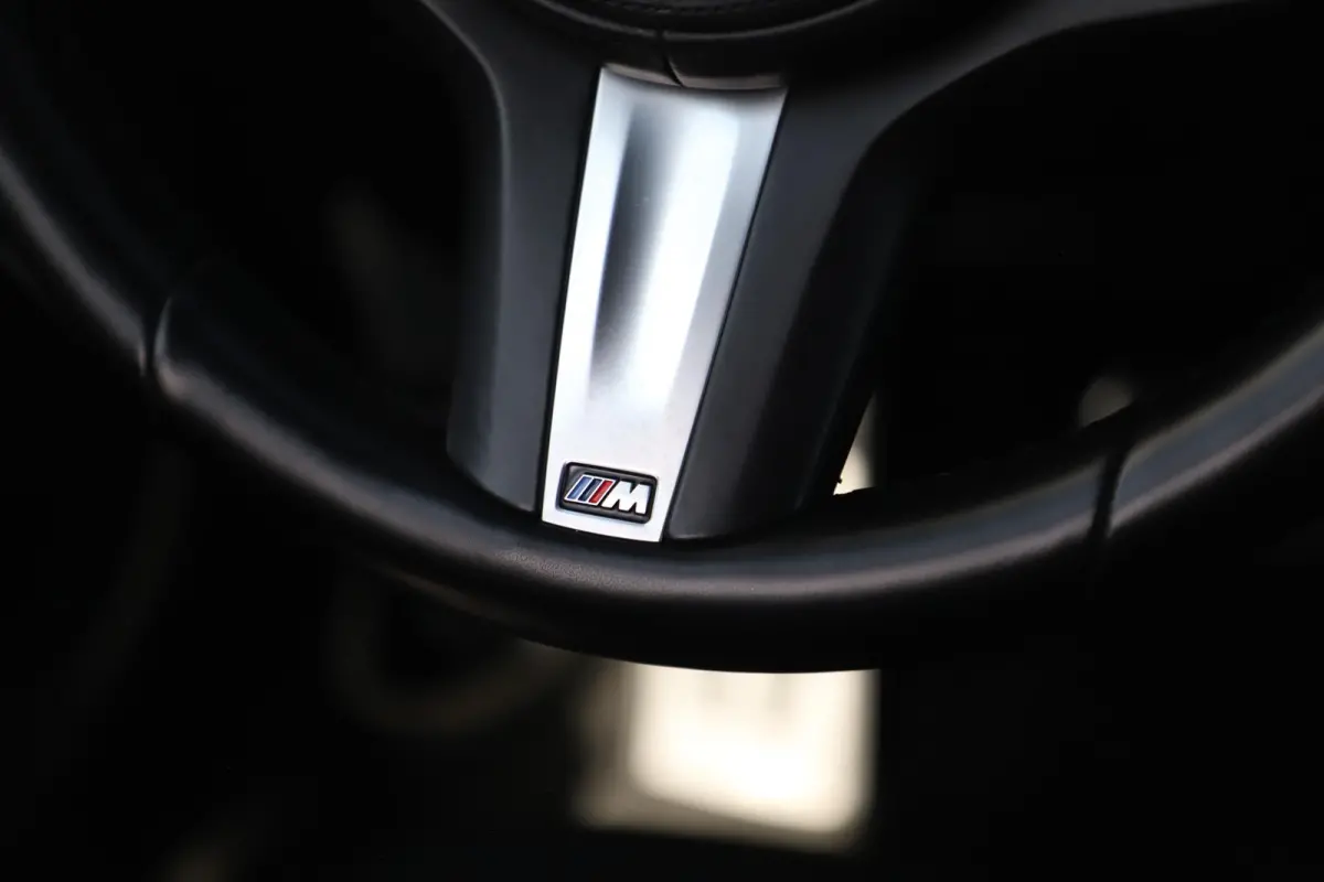 118i Business Edition M Sport Automaat Black Optic Virtual Cockpit Sfeerverlichting Navigatie Carplay Android Sportstoelen Clima Cruise PDC